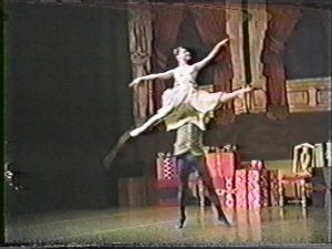 Rachel in "Snow Pas de Deux", from Nutcracker.